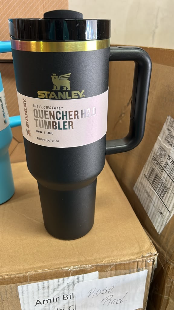 Stanley Quencher H2.0 FlowState Tumbler 40oz – Black with Gold Accent