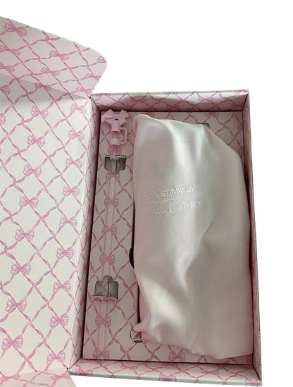 Stanley x LoveShackFancy Quencher H2.0 40oz Baby Bow Pink Peppermint